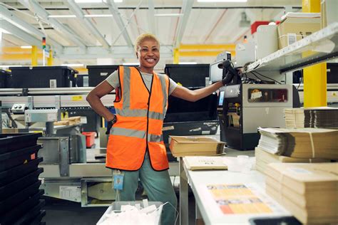 what is a fulfillment associate|job description at amazon warehouse.